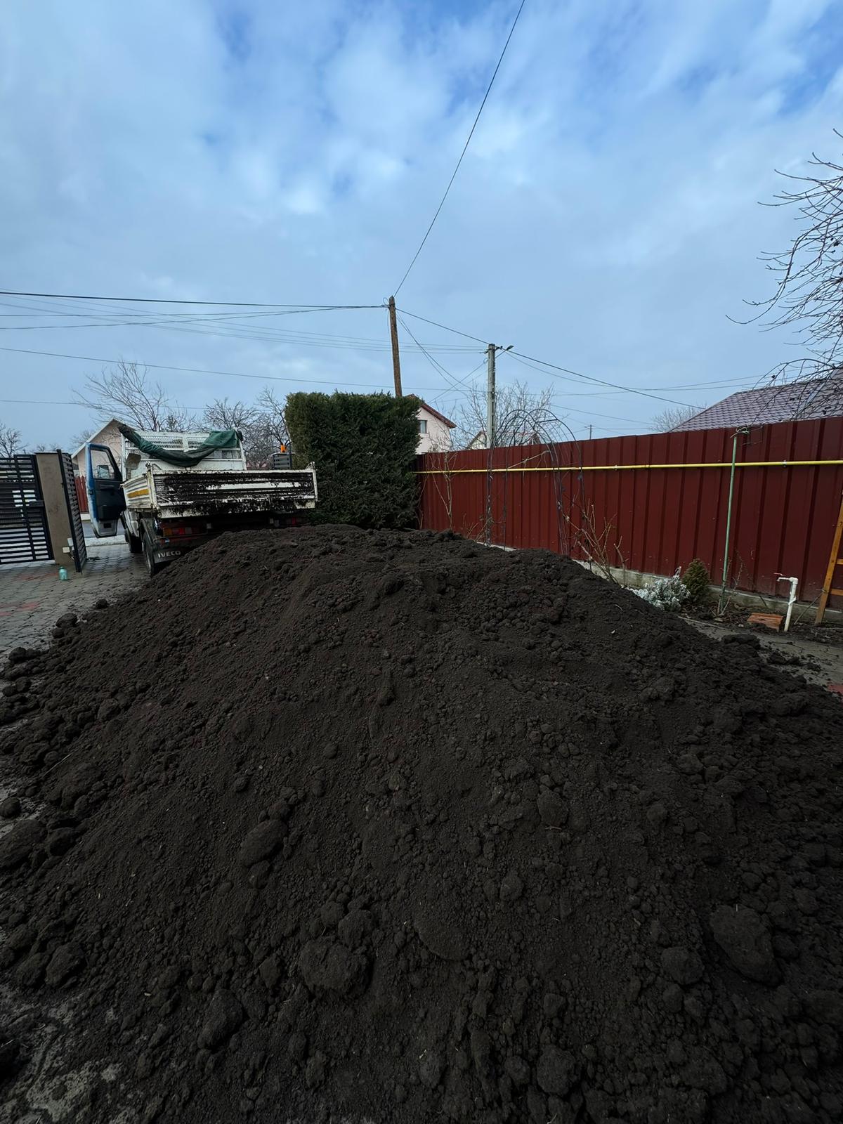 Livrare pământ vegetal la curte în Vrancea